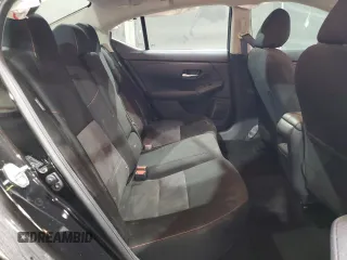 2025 Nissan Sentra SR z VIN 3N1AB8DV2SY267851, wystawiony jako Copart lot #59961715 z przebiegiem 9 955 mil mil oraz Nie do naprawy • Non repairable. Historia ofert i sprzedaży dostępna na DreamBid. Obrazek 10.