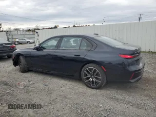2024 BMW 7 Series 760i xDrive z VIN WBA33EJ08RCR11878, wystawiony jako Copart lot #78952474 z przebiegiem 280 mil mil oraz Szkoda całkowita • Salvage title. Historia ofert i sprzedaży dostępna na DreamBid. Obrazek 2.