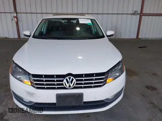2015 Volkswagen Passat SEL Premium z VIN 1VWCV7A39FC036953, wystawiony jako IAAI lot #42181825 z przebiegiem 118 040 mil mil oraz . Historia ofert i sprzedaży dostępna na DreamBid. Obrazek 12.