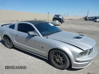 2007 Ford Mustang GT Deluxe with VIN 1ZVFT82H275259716, listed as a IAAI auction lot 42181847 with 162,285 mi miles and . Bid and sale history available at DreamBid. Image 1.