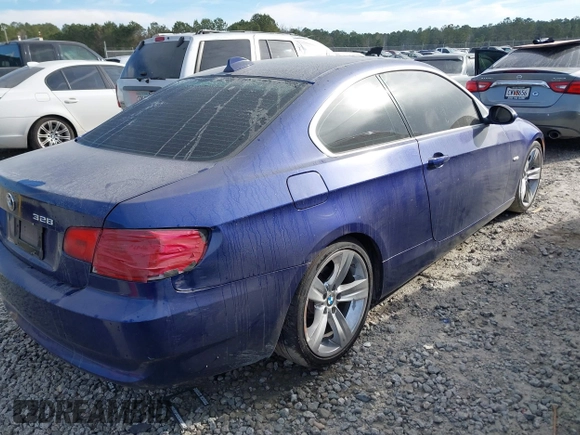 2008 BMW 3 Series 328i with VIN WBAWB33568P131818, listed as a IAAI auction lot 41661409 with 225,128 mi miles. Bid and sale history available at carsss.com. Image 4.
