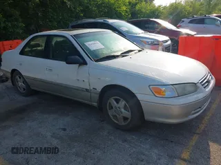 2001 Toyota Camry CE z VIN JT2BG22K010570556, wystawiony jako IAAI lot #42458031 z przebiegiem 357 046 mil mil oraz . Historia ofert i sprzedaży dostępna na DreamBid. Obrazek 1.