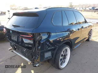 2024 BMW X5 xDrive40i z VIN 5UX23EU07R9V23529, wystawiony jako IAAI lot #41612999 z przebiegiem 18 886 mil mil oraz . Historia ofert i sprzedaży dostępna na DreamBid. Obrazek 4.