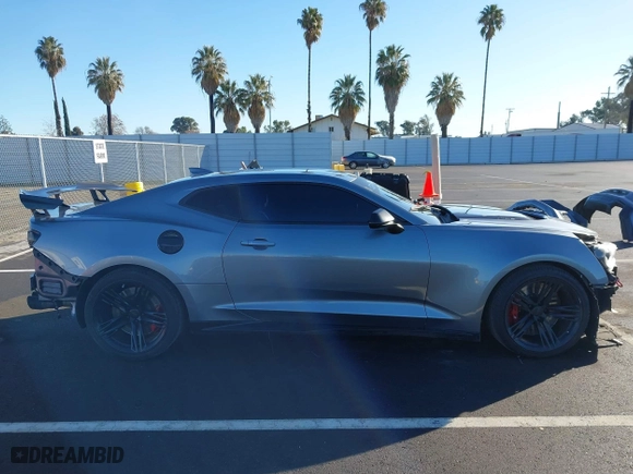 2019 Chevrolet Camaro ZL1 with VIN 1G1FK1R62K0145313, listed as a IAAI auction lot 41493517 with 42,467 mi miles. Bid and sale history available at carsss.com. Image 14.