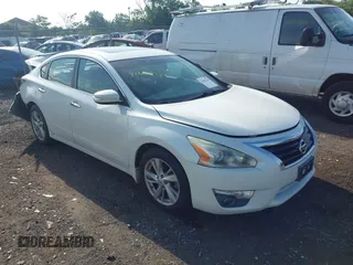2013 Nissan Altima SV with VIN 1N4AL3AP5DC900217, listed as a IAAI auction lot 42602326 with 139,797 mi miles and . Bid and sale history available at DreamBid. Image 1.