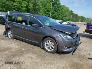 2020 Chrysler Pacifica Touring L Plus z VIN 2C4RC1EG5LR203664, wystawiony jako IAAI lot #42088493 z przebiegiem 104 745 mil mil oraz . Historia ofert i sprzedaży dostępna na DreamBid. Obrazek 1.