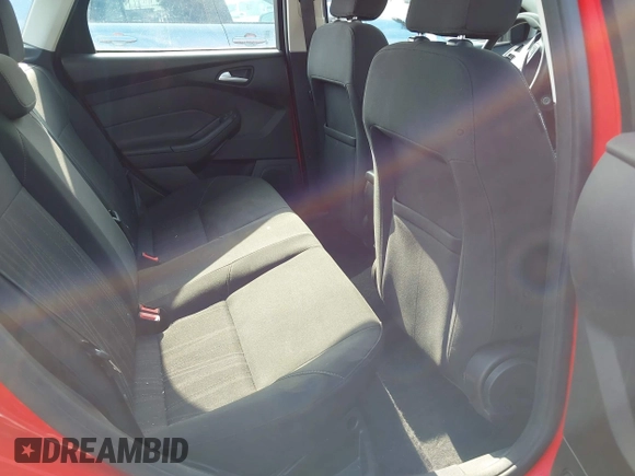 2016 Ford Focus SE с VIN 1FADP3F26GL271263, выставлен на аукционе IAAI как лот 42397304 с пробегом 60 774 миль миль и . История ставок и продаж доступна на DreamBid. Изображение 8.