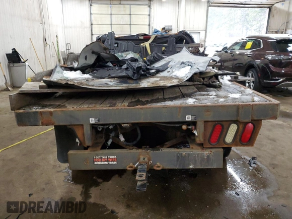 1999 Ford F-250 XL z VIN 1FTNX21L8XEE48425, wystawiony jako Copart lot #85552704 z przebiegiem 143 929 mil mil oraz Szkoda całkowita • Salvage title. Historia ofert i sprzedaży dostępna na DreamBid. Obrazek 6.