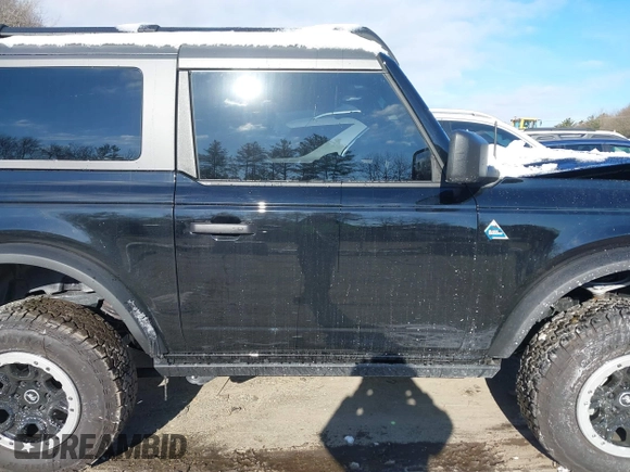2024 Ford Bronco z VIN 1FMDE1AP3RLA66439, wystawiony jako IAAI lot #41071999 z przebiegiem 3 055 mil mil oraz . Historia ofert i sprzedaży dostępna na DreamBid. Obrazek 14.