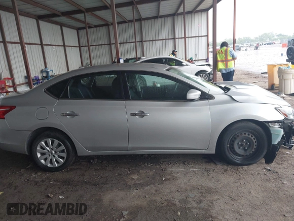 2017 Nissan Sentra SR z VIN 3N1AB7AP6HY377505, wystawiony jako IAAI lot #42164151 z przebiegiem 48 053 mil mil oraz . Historia ofert i sprzedaży dostępna na DreamBid. Obrazek 13.