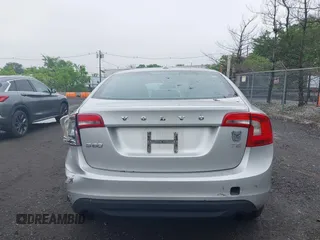 2012 Volvo S60 T5 z VIN YV1622FS4C2118502, wystawiony jako IAAI lot #42266896 z przebiegiem 181 613 mil mil oraz . Historia ofert i sprzedaży dostępna na DreamBid. Obrazek 16.