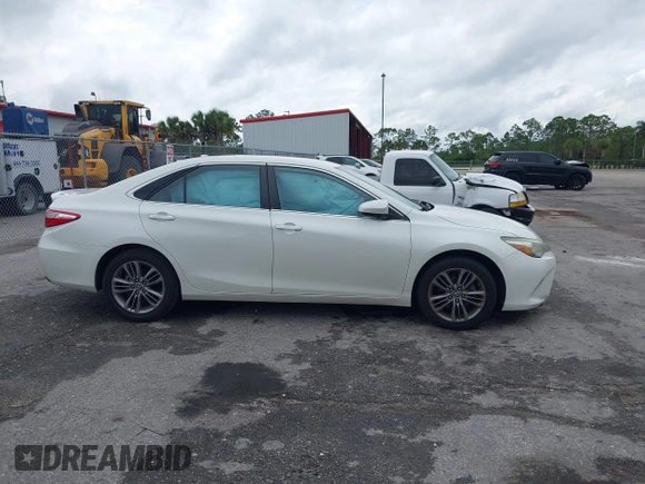 2015 Toyota Camry XLE with VIN 4T1BF1FK6FU081797, listed as a IAAI auction lot 41994718 with 68,899 mi miles. Bid and sale history available at carsss.com. Image 13.