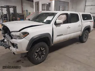 2017 Toyota Tacoma SR5 with VIN 3TMCZ5AN8HM076584, listed as a IAAI auction lot 41529381 with 86,316 mi miles. Bid and sale history available at carsss.com. Image 17.
