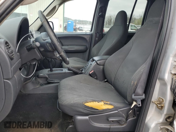2004 Jeep Liberty Sport with VIN 1J4GL48KX4W195315, listed as a Copart auction lot 51064875 with 260,432 mi miles and Salvage Title. Bid and sale history available at carsss.com. Image 7.