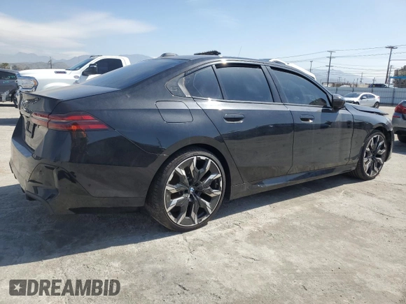 2024 BMW 5 Series 530i z VIN WBA43FJ08RCS17556, wystawiony jako Copart lot #48853495 z przebiegiem 4 151 mil mil oraz Szkoda całkowita • Salvage title. Historia ofert i sprzedaży dostępna na DreamBid. Obrazek 3.
