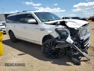 2020 Lincoln Navigator Reserve z VIN 5LMJJ3LT4LEL21810, wystawiony jako Copart lot #57626325 z przebiegiem 72 058 mil mil oraz Szkoda całkowita • Salvage title. Historia ofert i sprzedaży dostępna na DreamBid. Obrazek 4.
