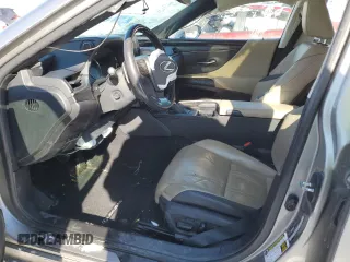 2021 Lexus ES 300h z VIN 58AB21B16MU012851, wystawiony jako Copart lot #44393765 z przebiegiem 248 891 mil mil oraz Szkoda całkowita • Salvage title. Historia ofert i sprzedaży dostępna na DreamBid. Obrazek 7.