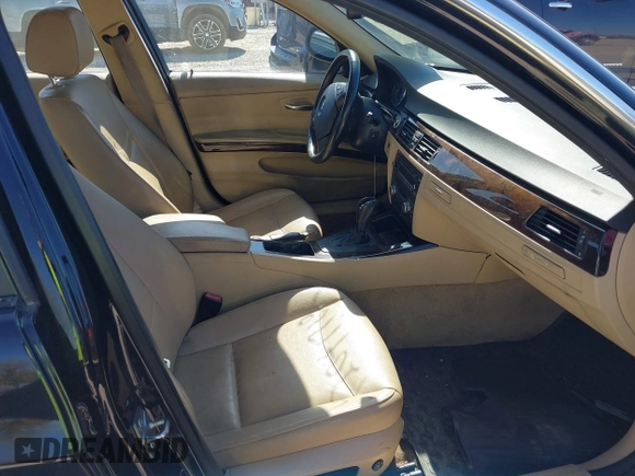 2011 BMW 3 Series 335i xDrive with VIN WBAPL5G50BNN23199, listed as a IAAI auction lot 42041719 with 205,807 mi miles. Bid and sale history available at carsss.com. Image 5.