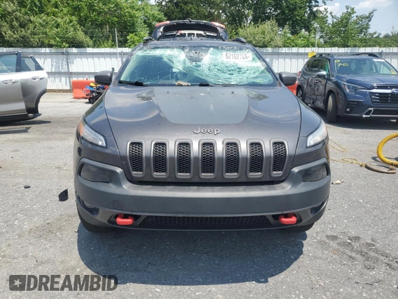 2017 Jeep Cherokee Trailhawk with VIN 1C4PJMBS2HW524373, listed as a Copart auction lot 62162765 with 67,429 mi miles and Salvage title. Bid and sale history available at DreamBid. Image 5.