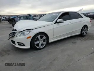 2011 Mercedes-Benz E-Class E 350 Luxury with VIN WDDHF5GBXBA417425, listed as a Copart auction lot 41810095 with 233,726 mi miles and Salvage Title. Bid and sale history available at carsss.com. Image 1.