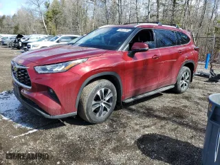 2022 Toyota Highlander XLE with VIN 5TDGZRBH8NS582154, listed as a Copart auction lot 49425765 with 89,394 mi miles and Salvage Title. Bid and sale history available at carsss.com. Image 1.