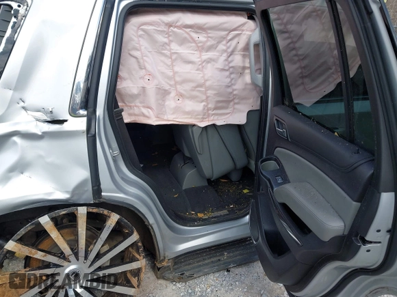 2020 Chevrolet Tahoe LT z VIN 1GNSCBKC8LR221971, wystawiony jako IAAI lot #41455932 z przebiegiem Nie podano mil oraz . Historia ofert i sprzedaży dostępna na DreamBid. Obrazek 8.
