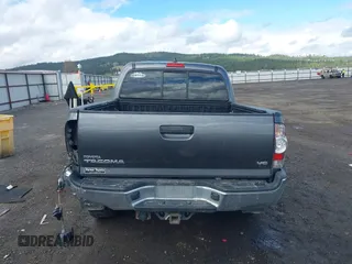 2014 Toyota Tacoma with VIN 3TMLU4EN1EM158171, listed as a IAAI auction lot 41980335 with 193,444 mi miles. Bid and sale history available at carsss.com. Image 17.