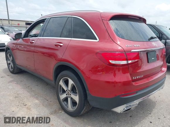 2019 Mercedes-Benz GLC 300 with VIN WDC0G4JB5KV120914, listed as a IAAI auction lot 42302432 with Not provided miles and . Bid and sale history available at DreamBid. Image 3.