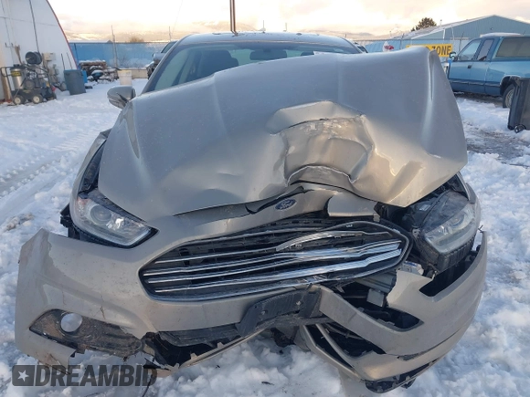 2016 Ford Fusion SE Hybrid with VIN 3FA6P0LU8GR127311, listed as a IAAI auction lot 41242945 with 1 mi miles. Bid and sale history available at carsss.com. Image 13.