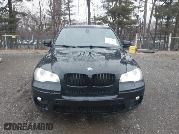 2013 BMW X5 xDrive50i z VIN 5UXZV8C55D0C15881, wystawiony jako IAAI lot #41695992 z przebiegiem 173 391 mil mil oraz . Historia ofert i sprzedaży dostępna na DreamBid. Obrazek 12.