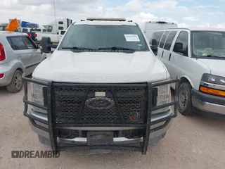 2019 Ford F-250 XL with VIN 1FT7W2B68KEE64279, listed as a IAAI auction lot 42523550 with 296,849 mi miles and . Bid and sale history available at DreamBid. Image 11.