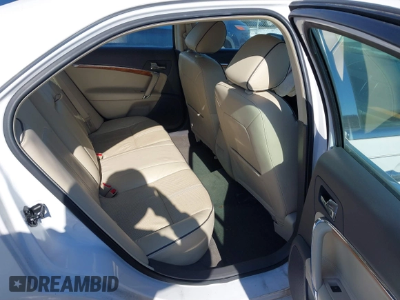2011 Lincoln MKZ Hybrid with VIN 3LNDL2L31BR752945, listed as a IAAI auction lot 41439120 with 178,578 mi miles. Bid and sale history available at carsss.com. Image 8.