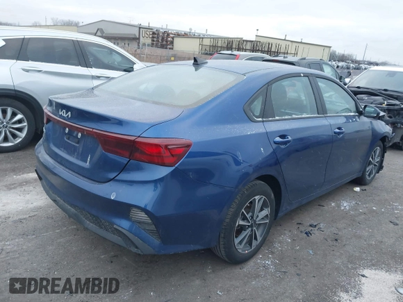 2024 Kia Forte LXS z VIN 3KPF24AD9RE822457, wystawiony jako IAAI lot #41235294 z przebiegiem 5 612 mil mil oraz . Historia ofert i sprzedaży dostępna na DreamBid. Obrazek 4.