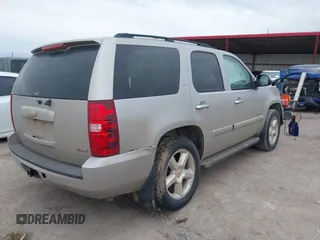 2008 Chevrolet Tahoe LTZ с VIN 1GNFK13028J228178, выставлен на аукционе IAAI как лот 42333269 с пробегом 196 714 миль миль и . История ставок и продаж доступна на DreamBid. Изображение 4.