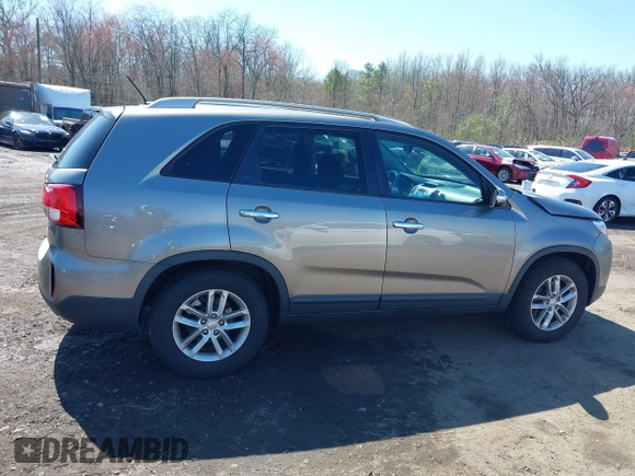 2015 Kia Sorento LX with VIN 5XYKT4A60FG606279, listed as a IAAI auction lot 41972303 with 123,033 mi miles. Bid and sale history available at carsss.com. Image 13.