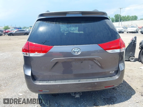 2014 Toyota Sienna XLE с VIN 5TDYK3DC8ES451829, выставлен на аукционе IAAI как лот 42689122 с пробегом 104 729 миль миль и . История ставок и продаж доступна на DreamBid. Изображение 16.
