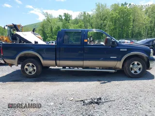 2005 Ford F-250 XL z VIN 1FTSW20P95EA30348, wystawiony jako IAAI lot #42199677 z przebiegiem Nie podano mil oraz . Historia ofert i sprzedaży dostępna na DreamBid. Obrazek 13.