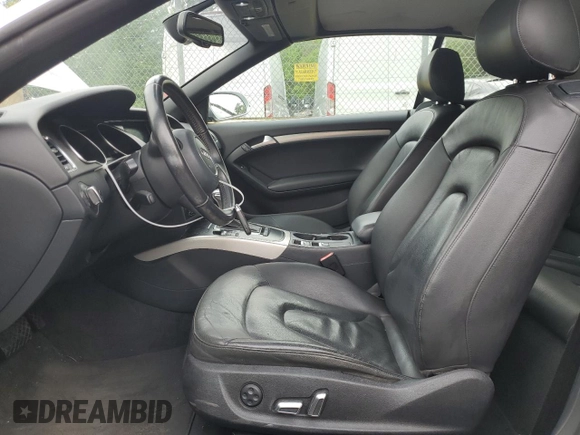 2013 Audi A5 Premium Plus z VIN WAULFAFH5DN006431, wystawiony jako Copart lot #55587605 z przebiegiem 105 472 mil mil oraz Szkoda całkowita • Salvage title. Historia ofert i sprzedaży dostępna na DreamBid. Obrazek 7.