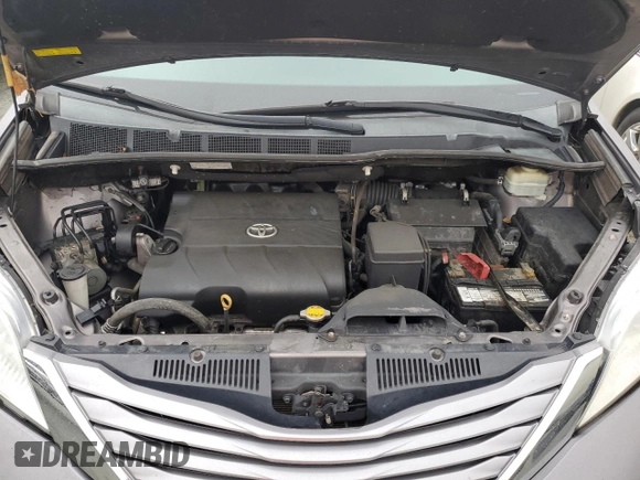 2015 Toyota Sienna XLE with VIN 5TDYK3DC6FS660035, listed as a Copart auction lot 51660075 with 176,968 mi miles and Salvage Title. Bid and sale history available at DreamBid. Image 13.