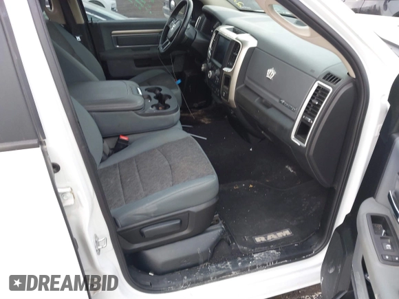 2017 Ram 1500 Big Horn z VIN 1C6RR7GT2HS721143, wystawiony jako IAAI lot #41634614 z przebiegiem 141 991 mil mil oraz . Historia ofert i sprzedaży dostępna na DreamBid. Obrazek 5.