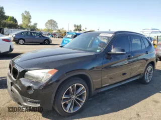 2015 BMW X1 sDrive28i with VIN WBAVM1C58FVZ94235, listed as a Copart auction lot 51948615 with 85,149 mi miles and Salvage Title. Bid and sale history available at carsss.com. Image 1.