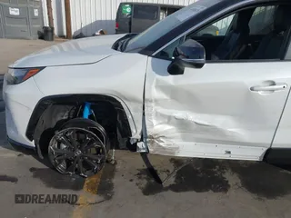 2024 Toyota RAV4 Hybrid XSE with VIN 2T3E6RFVXRW062963, listed as a IAAI auction lot 41400670 with 5,568 mi miles. Bid and sale history available at carsss.com. Image 6.