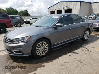 2017 Volkswagen Passat SE z VIN 1VWBT7A37HC013952, wystawiony jako Copart lot #62627324 z przebiegiem 30 313 mil mil oraz Szkoda całkowita • Salvage title. Historia ofert i sprzedaży dostępna na DreamBid. Obrazek 1.
