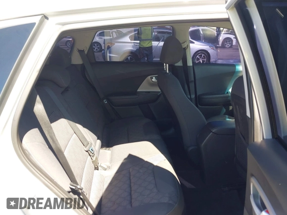 2018 Kia Niro LX with VIN KNDCB3LC9J5157481, listed as a IAAI auction lot 41682191 with 92,578 mi miles. Bid and sale history available at carsss.com. Image 8.