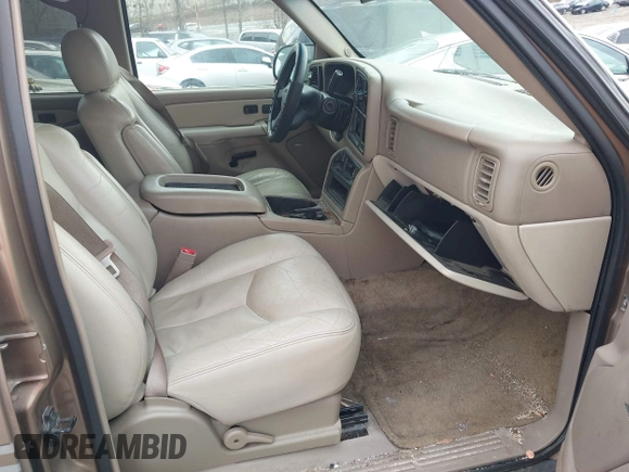 2003 GMC Yukon SLT with VIN 1GKEC13T73R126739, listed as a IAAI auction lot 41361906 with 166,748 mi miles. Bid and sale history available at carsss.com. Image 5.