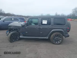 2021 Jeep Wrangler Unlimited Sahara with VIN 1C4JJXP65MW676726, listed as a IAAI auction lot 41795701 with 38,480 mi miles and . Bid and sale history available at DreamBid. Image 14.