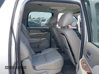2011 Chevrolet Suburban LT с VIN 1GNSCJE02BR341808, выставлен на аукционе IAAI как лот 42394173 с пробегом 192 172 миль миль и . История ставок и продаж доступна на DreamBid. Изображение 8.