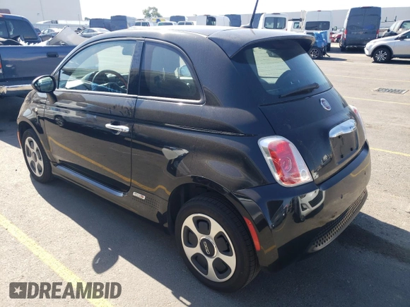 2013 FIAT 500e z VIN 3C3CFFGE9DT714089, wystawiony jako Copart lot #73840974 z przebiegiem 79 837 mil mil oraz Czysty tytuł • Clean title. Historia ofert i sprzedaży dostępna na DreamBid. Obrazek 2.