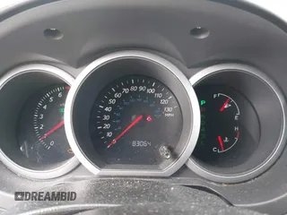 2008 Suzuki Grand Vitara w/Spare & Cargo Covers z VIN JS3TD941784101146, wystawiony jako IAAI lot #42546416 z przebiegiem 83 064 mil mil oraz . Historia ofert i sprzedaży dostępna na DreamBid. Obrazek 7.