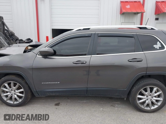 2018 Jeep Cherokee Limited with VIN 1C4PJLDB0JD565920, listed as a IAAI auction lot 41747170 with 121,604 mi miles and . Bid and sale history available at DreamBid. Image 15.